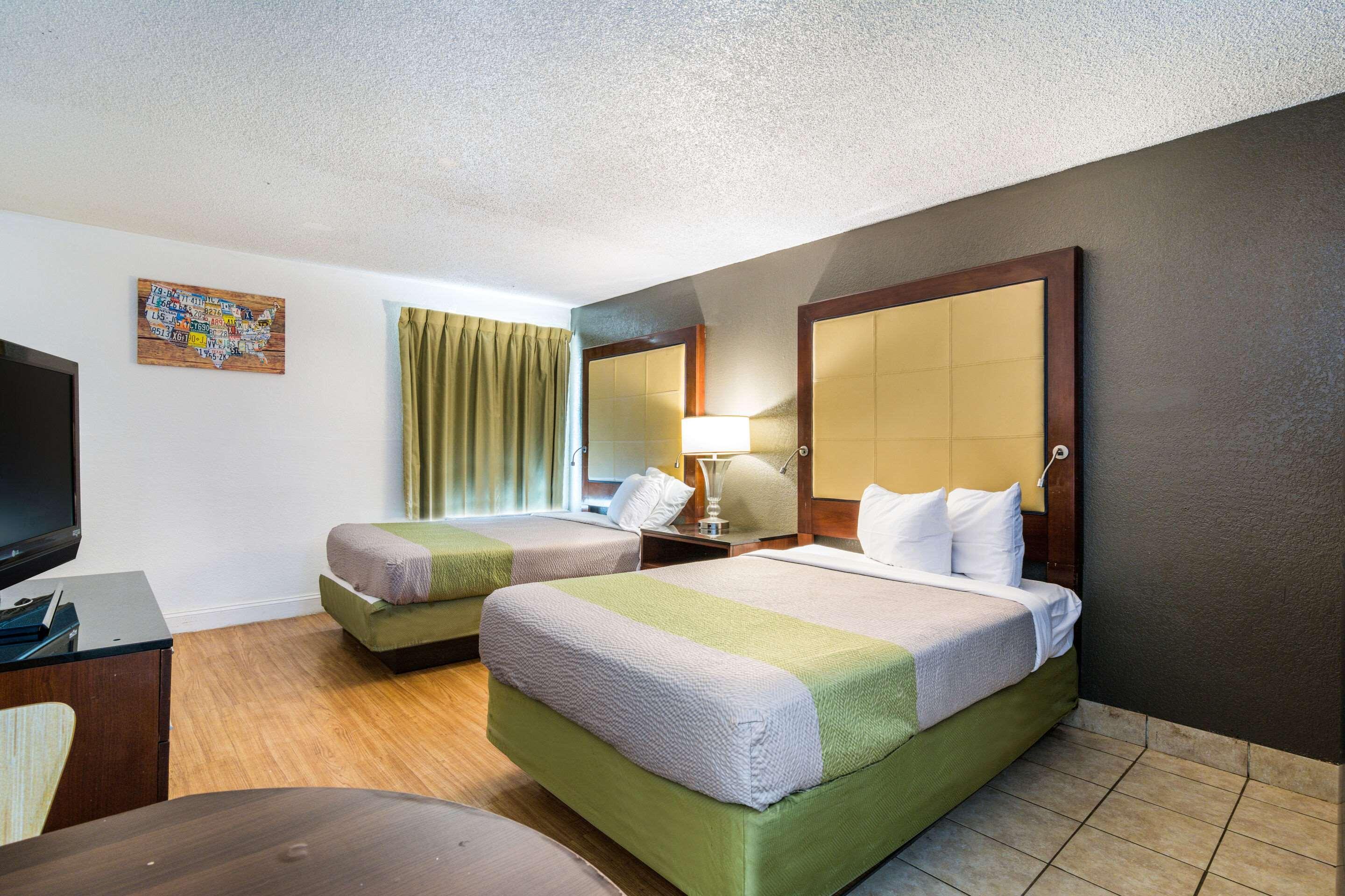 Econo Lodge Airport Near Billy Graham Parkway Шарлотт Экстерьер фото