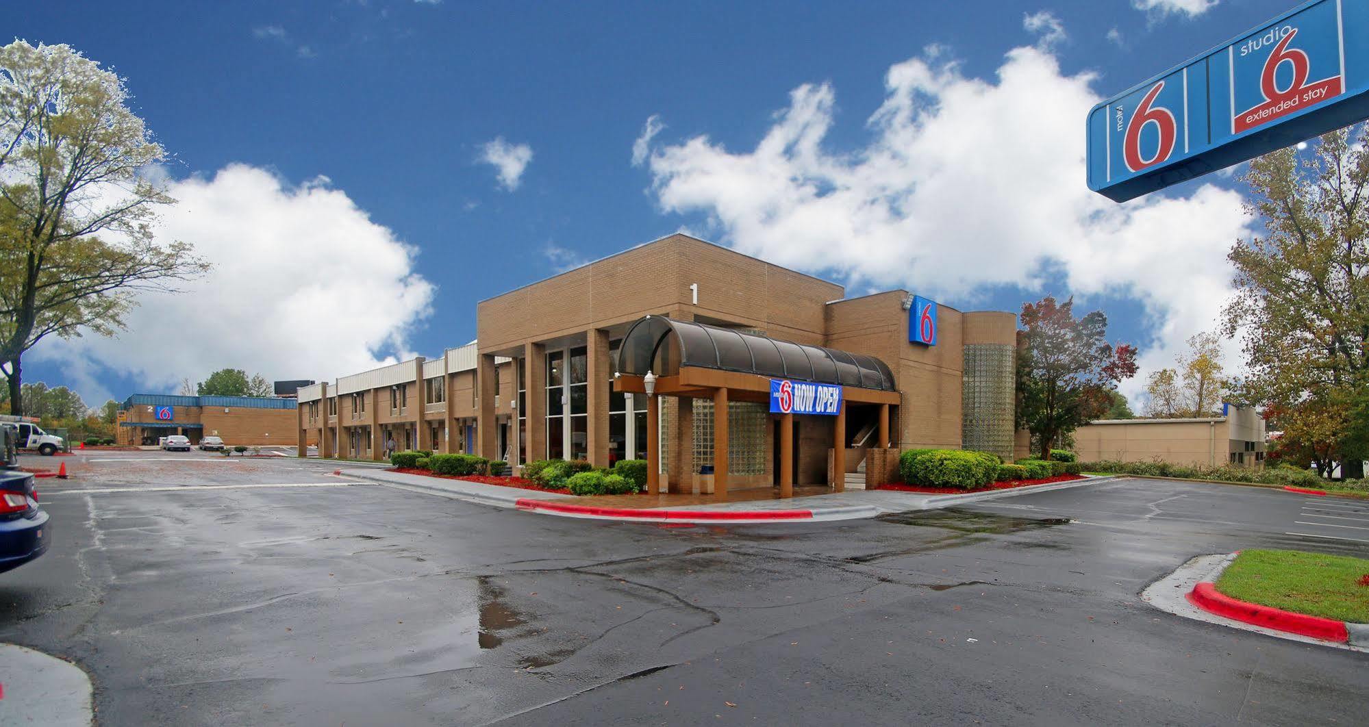 Econo Lodge Airport Near Billy Graham Parkway Шарлотт Экстерьер фото